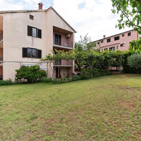Apartment Milka ロヴィニ エクステリア 写真