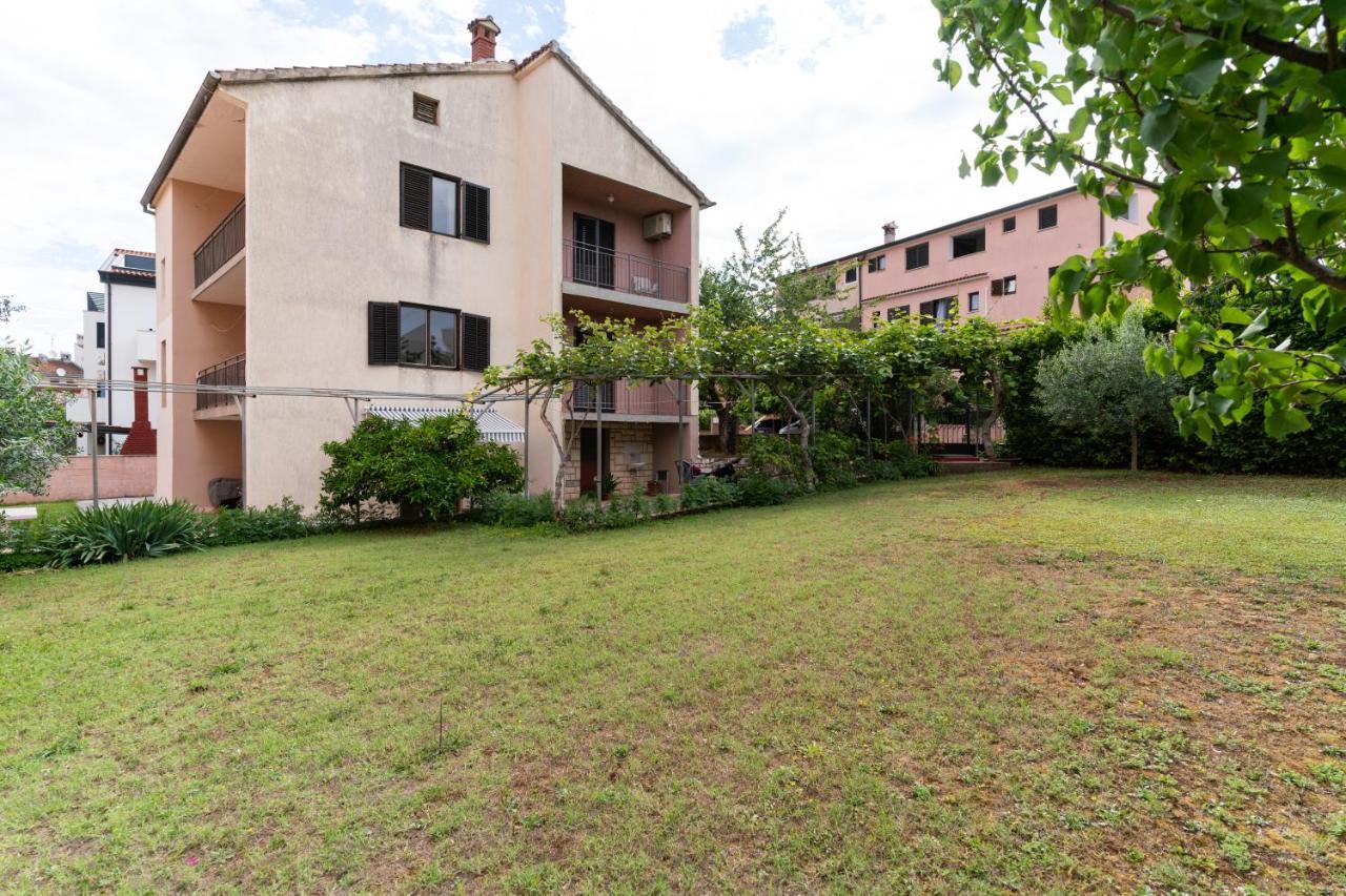 Apartment Milka ロヴィニ エクステリア 写真
