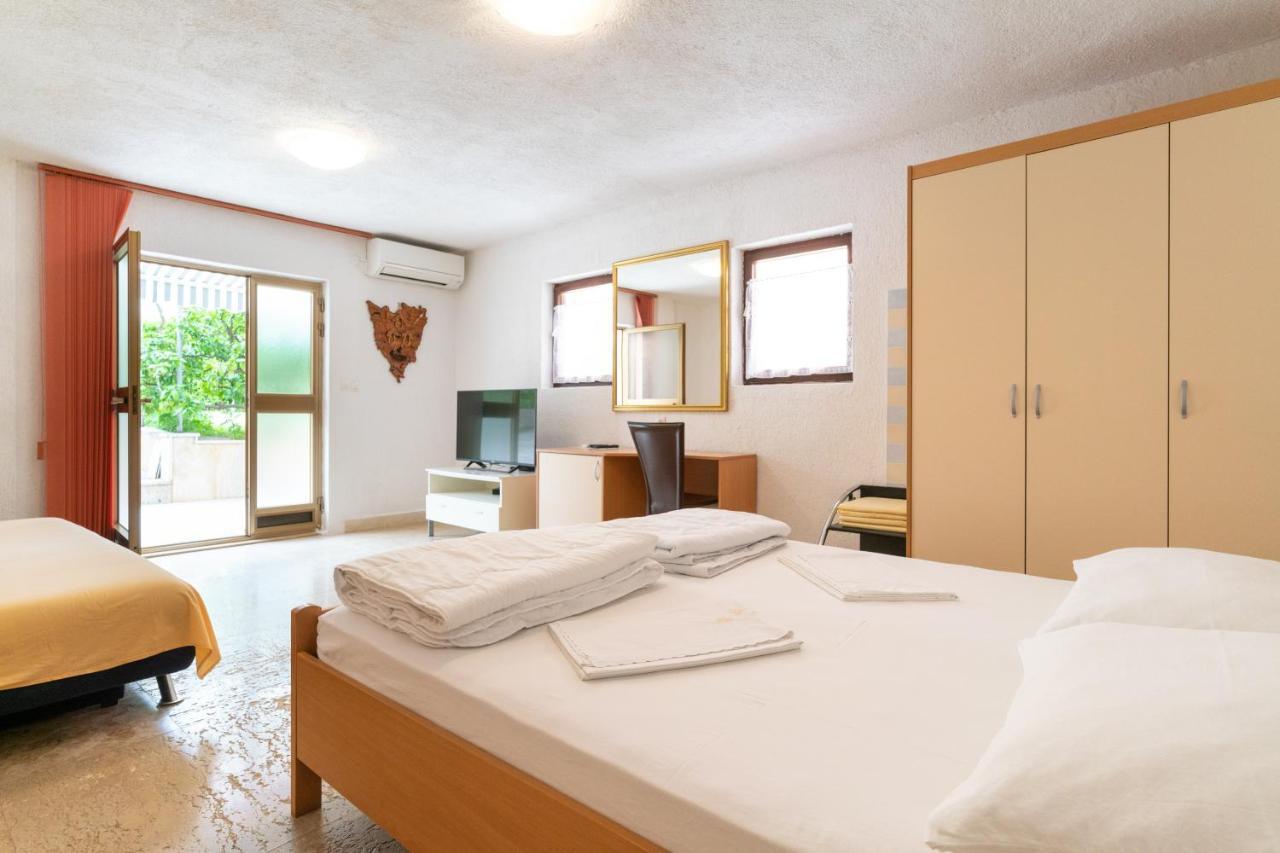Apartment Milka ロヴィニ エクステリア 写真