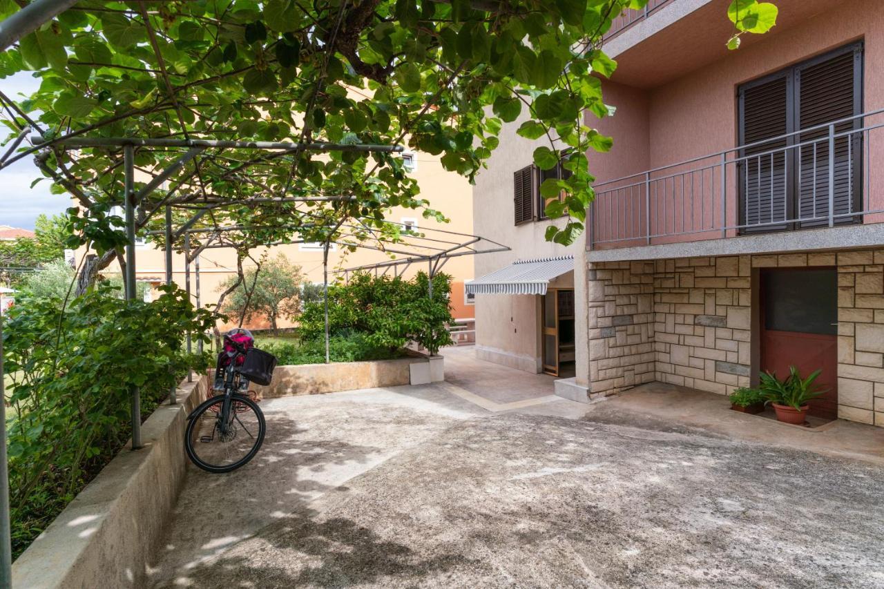 Apartment Milka ロヴィニ エクステリア 写真