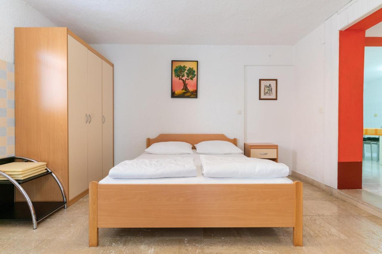 Apartment Milka ロヴィニ エクステリア 写真